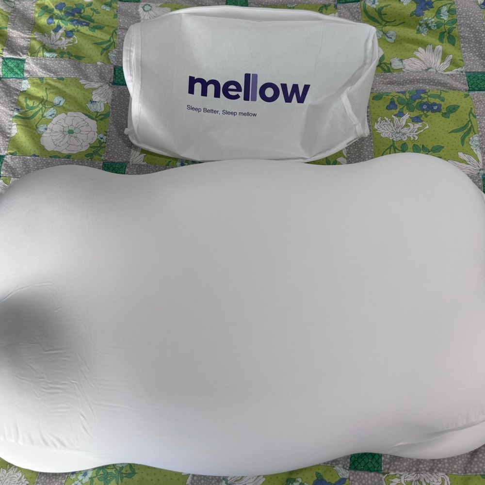 Mellow chiropractic pillow and pillowcase